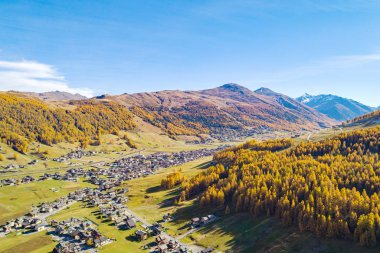 Livigno (It) - Sonbahar panoramik hava görüntüsü