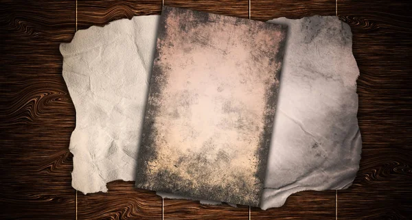 Старовинний Старий Гранжевий Паперовий Банер Над Стародавньою Дерев Яною Текстурою — стокове фото