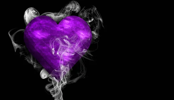 コピー スペースの背景の煙でロマンチックな紫愛心 — ストック写真
