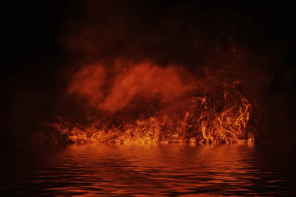 在水中反射的火的纹理 火焰在被隔绝的黑色背景 卡片的纹理 — 图库照片