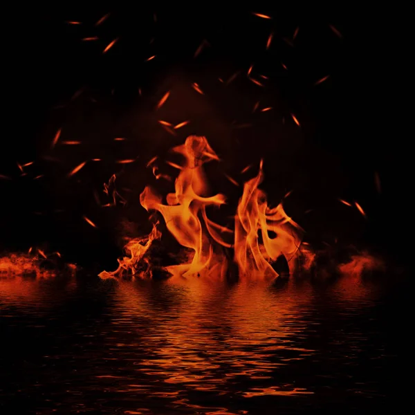 Texture de feu avec réflexion dans l'eau. Flammes avec des particules de feu braises sur le fond . — Photo
