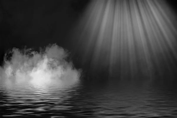 Spotlight-rook met reflectie in water. Mistery mist textuur achtergrond — Stockfoto