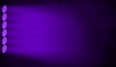 Menekşe sahne. Sahne ışıkları projektörler izole arka plan texutre üzerinde.