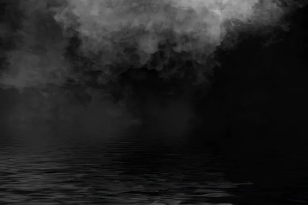 Fumée avec réflexion dans l'eau. Mistery brouillard texture recouvre fond , — Photo