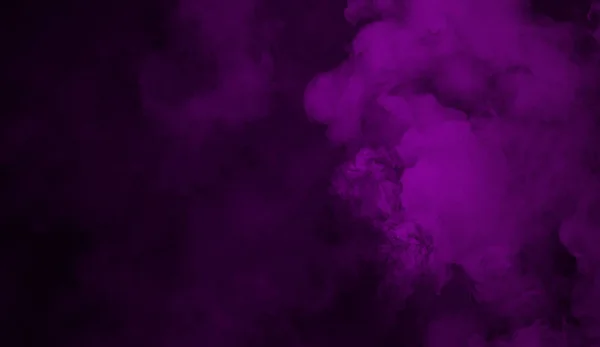 Abstrakta lila rök dimma dimma på en svart bakgrund. Designelement. — Stockfoto