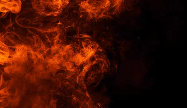 Texture di fuoco bruciato. Fiamme su sfondo nero isolato. Texture per banner, volantino, carta  . — Foto Stock