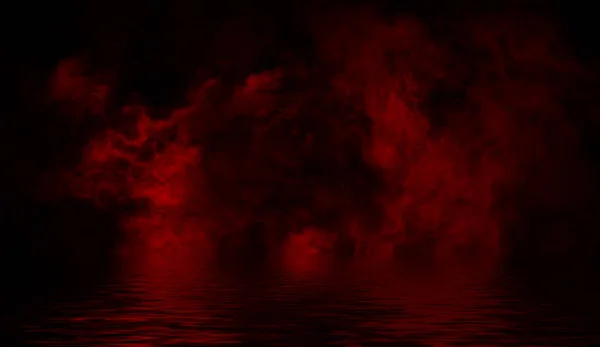 Red smoke with reflection in water. Mistery fog texture overlays background — Stock Photo, Image