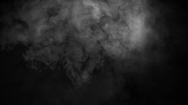 Yerde duman var. Yalıtılmış siyah arka plan . Sisli sis etkisi doku bindirmeleri.