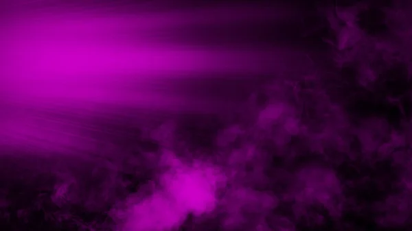 床に煙と紫色のステージスポットライト.ミスティテクスチャオーバーレイバックラウンド。デザイン要素 — ストック写真