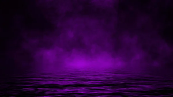 Purple smoke with reflection in water. Mistery fog texture background. — Stock Photo, Image