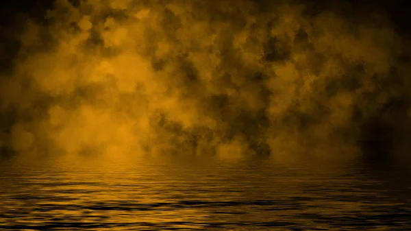 Fumar com reflexão na água. Mistério amarelo nevoeiro textura sobreposições fundo — Fotografia de Stock