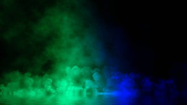 Suda sis yansıması. Mistery duman doku arka planda bindirmeleri. Tasarım öğesi.