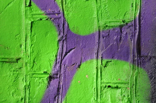 Kusurları ile duvarda parlak noktalar 