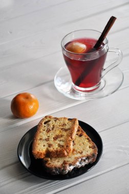 Kuru üzüm, mandalina ve komposto ile Zencefil ekmek