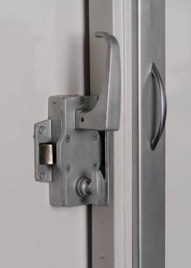 Tren vagonunda Kapı Kolu