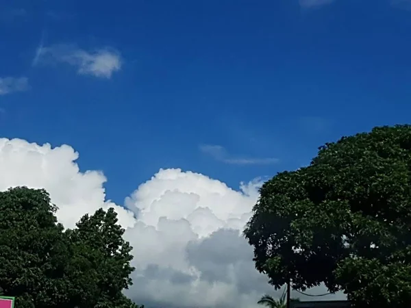 Die Kleine Wolke Die Leise Vorüberzieht — Stockfoto