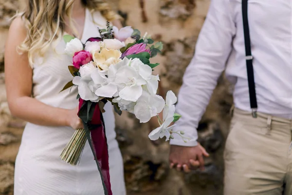 Невеста Цветами Руке — стоковое фото