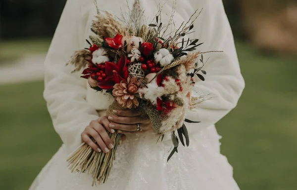 renkli bohem gelin ve boutonniere