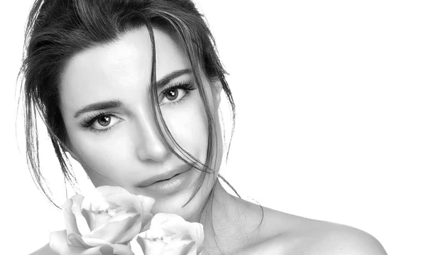 Monochrome close Up of a woman beautiful face with flowers — Stock Photo, Image