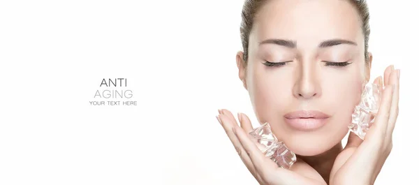 Beautiful Young Woman Applies Ice Cubes Face Spa Face Girl — Stock Photo, Image