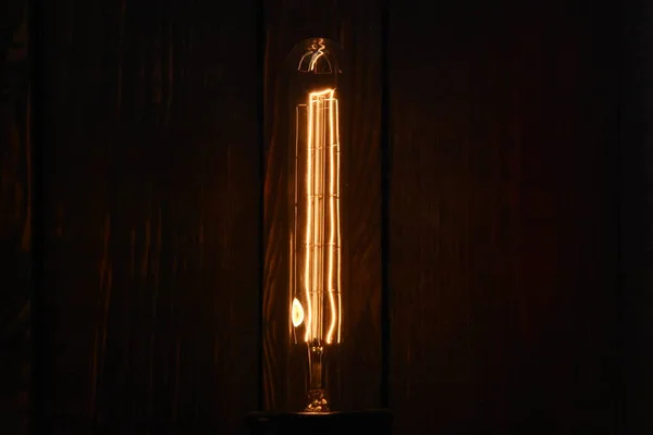 Żarówka Retro Edison Ciemności — Zdjęcie stockowe
