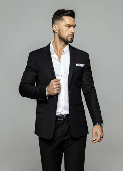 Retrato Hombre Guapo Traje Negro — Foto de Stock