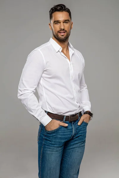 Bello Uomo Indossare Jeans Camicia Bianca — Foto Stock