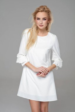 çekici sarışın kadın modeli 