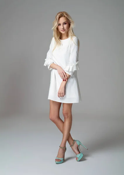 Beautiful Blond Model Posing — Stock Photo, Image