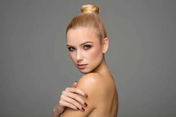 Portret Van Schoonheid Van Vrouwelijke Gezicht Met Natuurlijke Schone Huid — Stockfoto