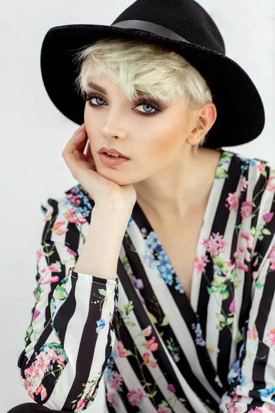 Frumusețe Portret Moda Blonda Model Într Pălărie — Fotografie, imagine de stoc