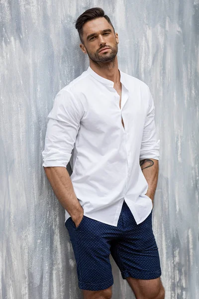 Handsome Man White Shirt Shorts — Stock Photo, Image