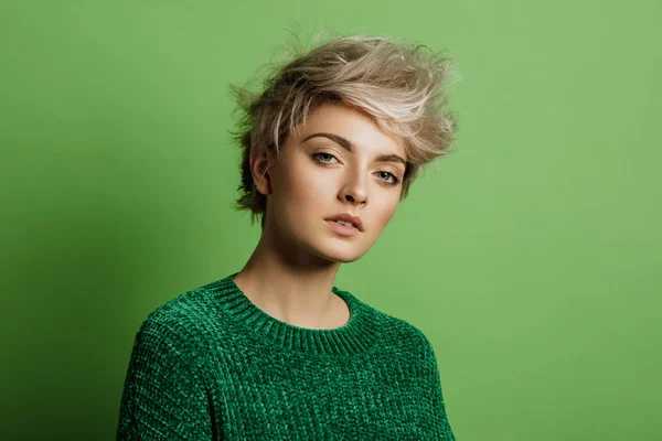 Fashion Portrait Young Woman Blond Short Hair Isoalted Green Background — Stock Photo, Image