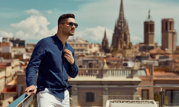 Portrait Handsome Man Wearing Sunglasses Standing Background Barcelona — Stock Photo, Image