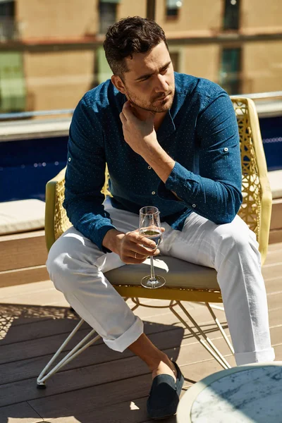 Handsome Model Relaxing Outdoor Summer Outfit Drinking White Wine — Stock Photo, Image