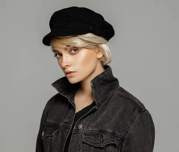 Portret Moda Tinerei Blonde Jachetă Denim Negru Pălărie — Fotografie, imagine de stoc