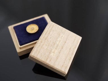 Japon yönetici katip rozeti