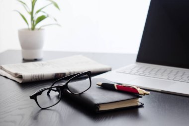 Evden Çalışmak İçin İş Ögeleri