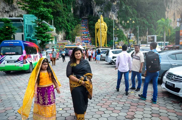 Templos hindus em cavernas de Batu, Kuala Lumpur — Fotografia de Stock