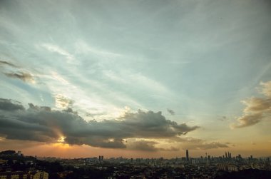 Bukit ampang'dan Kuala Lumpur şehrinin gün batımı manzarası, Kuala Lumpur, Malezya.