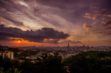 Bukit ampang'dan Kuala Lumpur şehrinin gün batımı manzarası, Kuala Lumpur, Malezya.