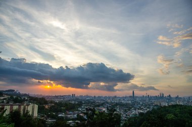 Bukit ampang'dan Kuala Lumpur şehrinin gün batımı manzarası, Kuala Lumpur, Malezya.
