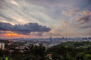 Bukit ampang'dan Kuala Lumpur şehrinin gün batımı manzarası, Kuala Lumpur, Malezya.