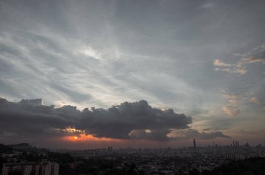 Bukit ampang'dan Kuala Lumpur şehrinin gün batımı manzarası, Kuala Lumpur, Malezya.