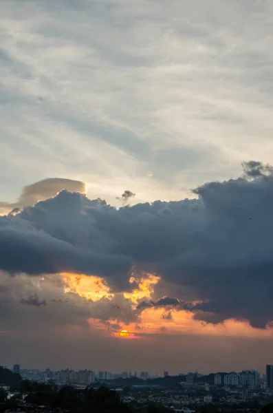 Sunset View i Kuala Lumpur City från Bukit Ampang, Kuala Lumpur, Malaysia. — Stockfoto