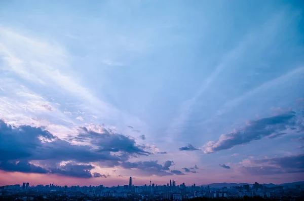 Vista do pôr do sol de kuala lumpur cidade de bukit ampang, kuala lumpur, Malásia . — Fotografia de Stock