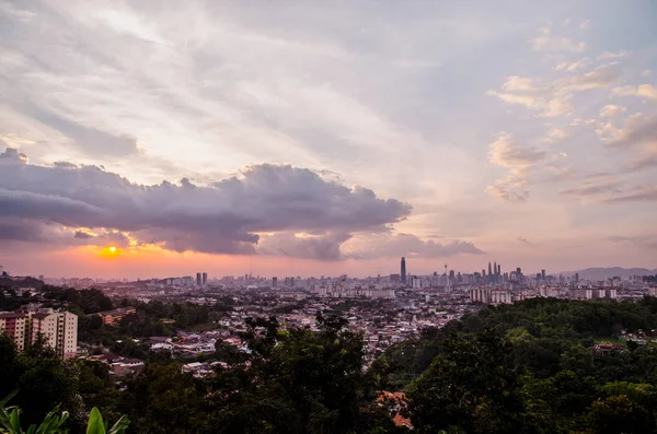 Bukit ampang'dan Kuala Lumpur şehrinin gün batımı manzarası, Kuala Lumpur, Malezya.
