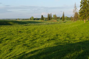 tepeler arasında yeşil glade