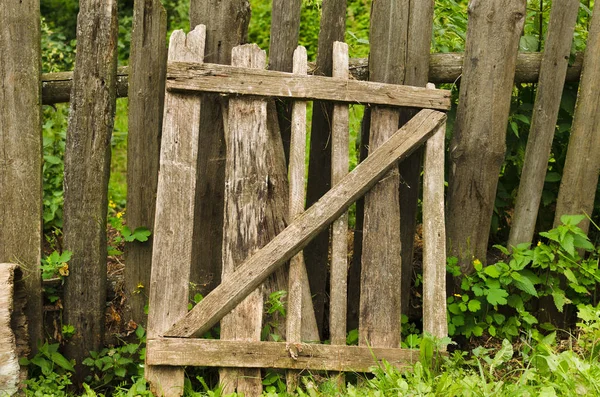 eski ahşap inşaat açık, ramshackle