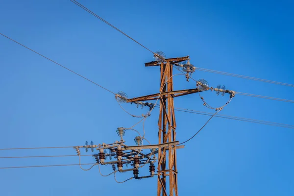 Velha Torre Eletricidade Torre Alta Tensão Velha — Fotografia de Stock